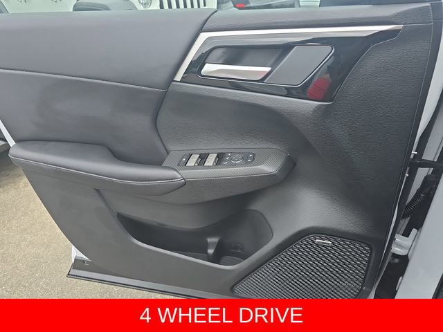 Used 2025 Mitsubishi Outlander Trail Edition image 29