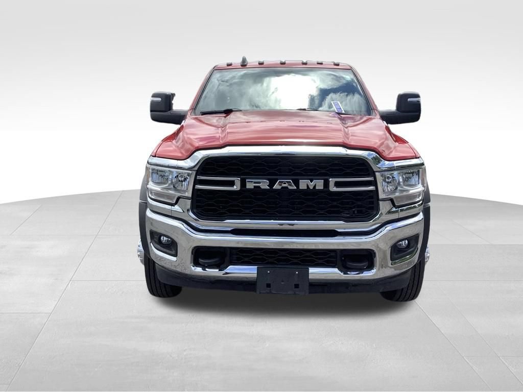 Used 2024 RAM 5500 Tradesman w/ Chrome Appearance Group AWD/4WD image 9