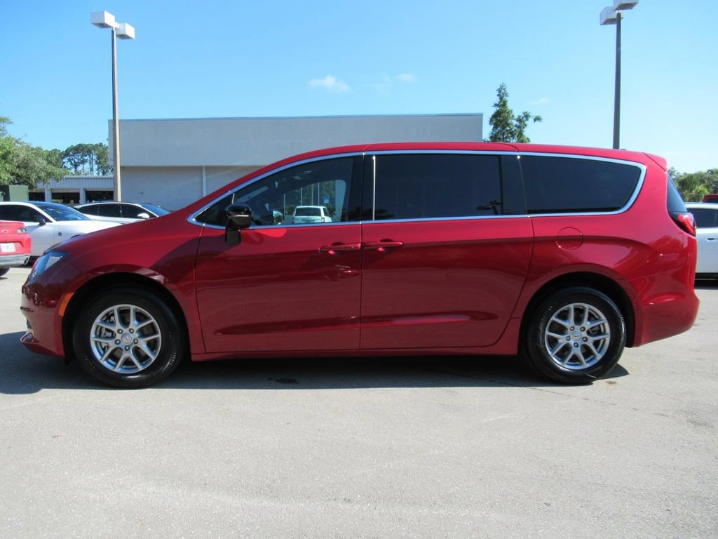 New 2026 Chrysler Voyager LX FWD image 4