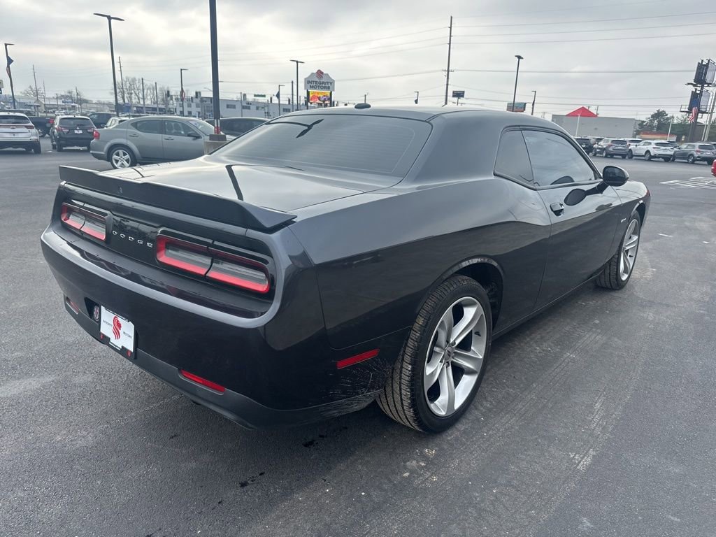 Used 2018 Dodge Challenger R/T RWD image 7