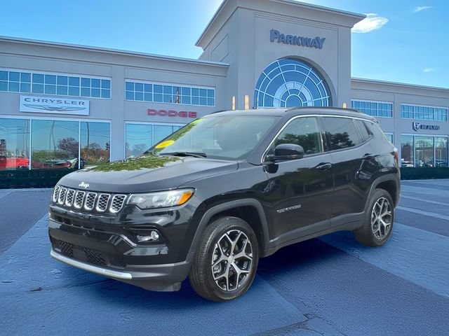 Used 2024 Jeep Compass Limited AWD/4WD image 1