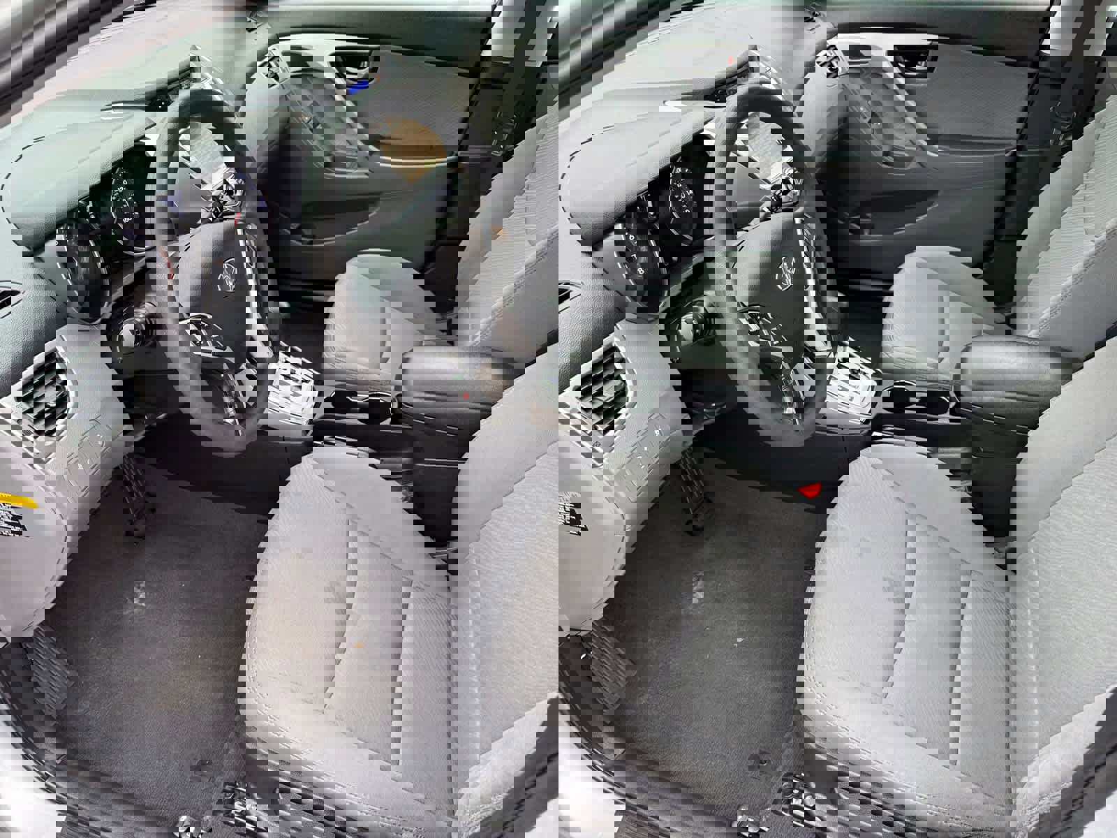 Used 2011 Hyundai Elantra GLS w/ Navigation Pkg 4 image 10