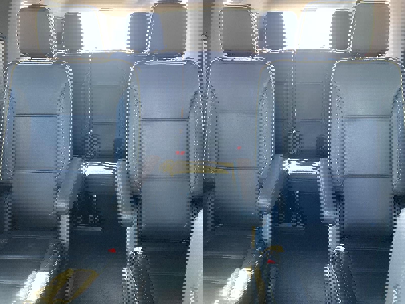 Used 2023 Chevrolet Suburban Premier image 15