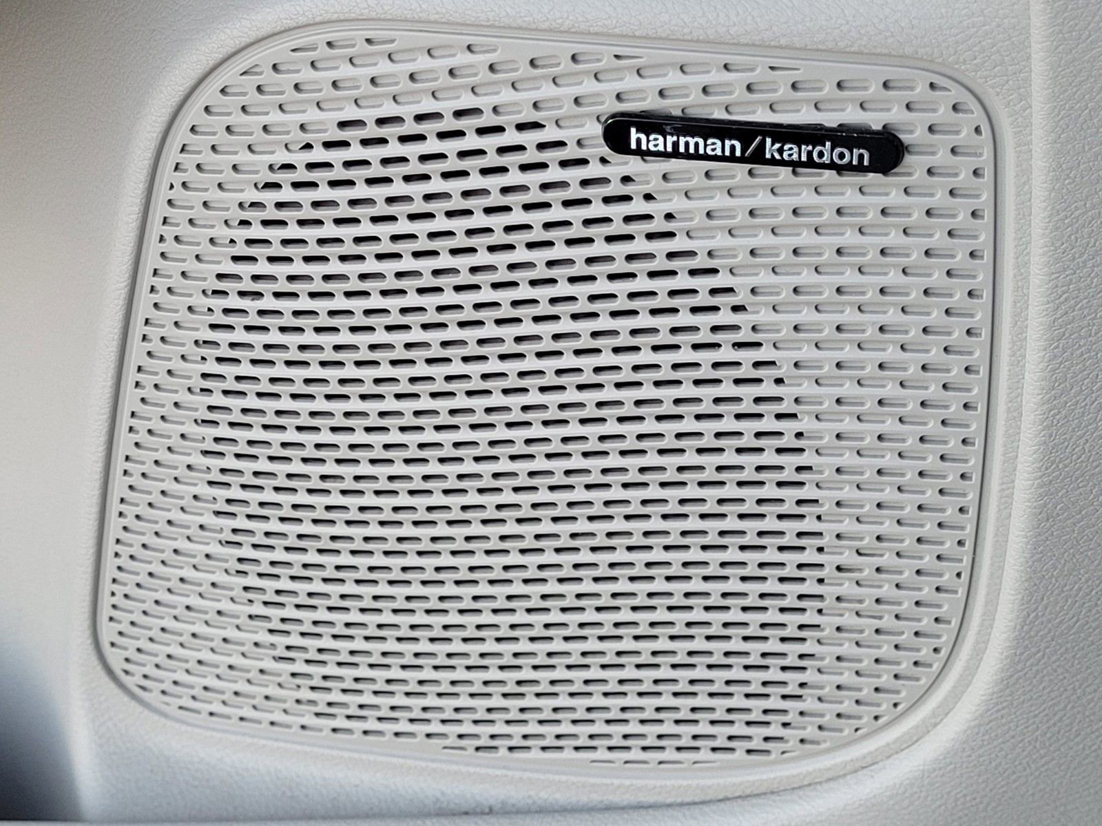 Used 2018 Chrysler Pacifica Limited w/ Advanced Safetytec Group image 25