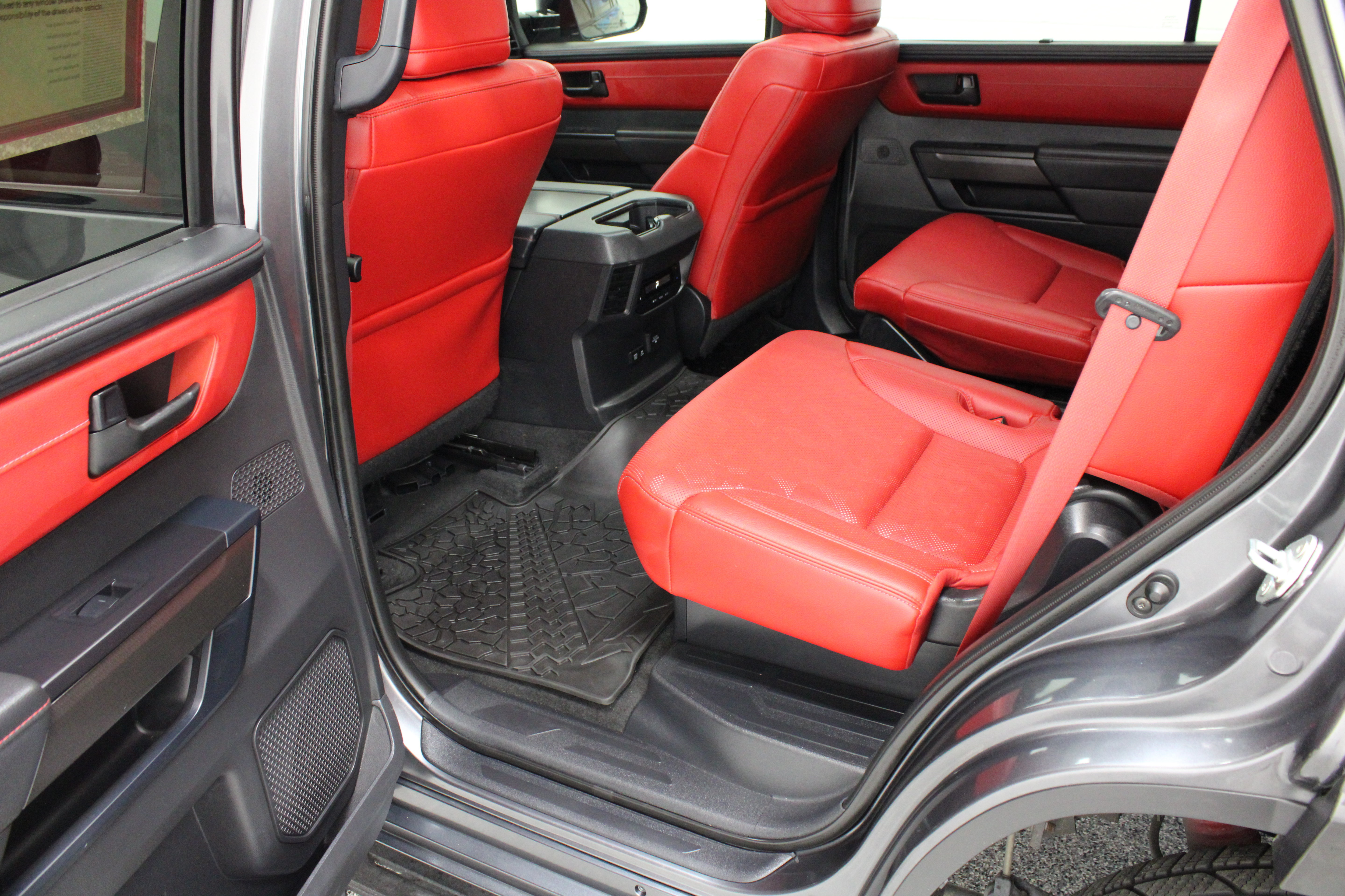 Used 2024 Toyota Sequoia TRD Pro AWD/4WD image 31