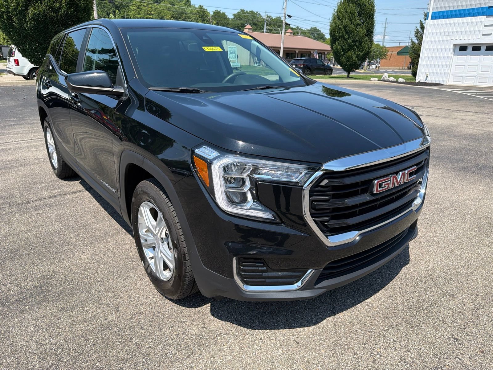 Used 2024 GMC Terrain SLE AWD/4WD image 7