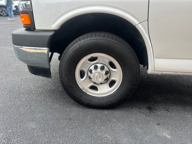 Used 2020 Chevrolet Express 3500 w/ Power Convenience Package image 10