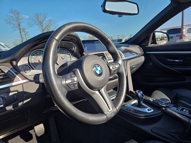 Used 2018 BMW M4 Convertible image 25