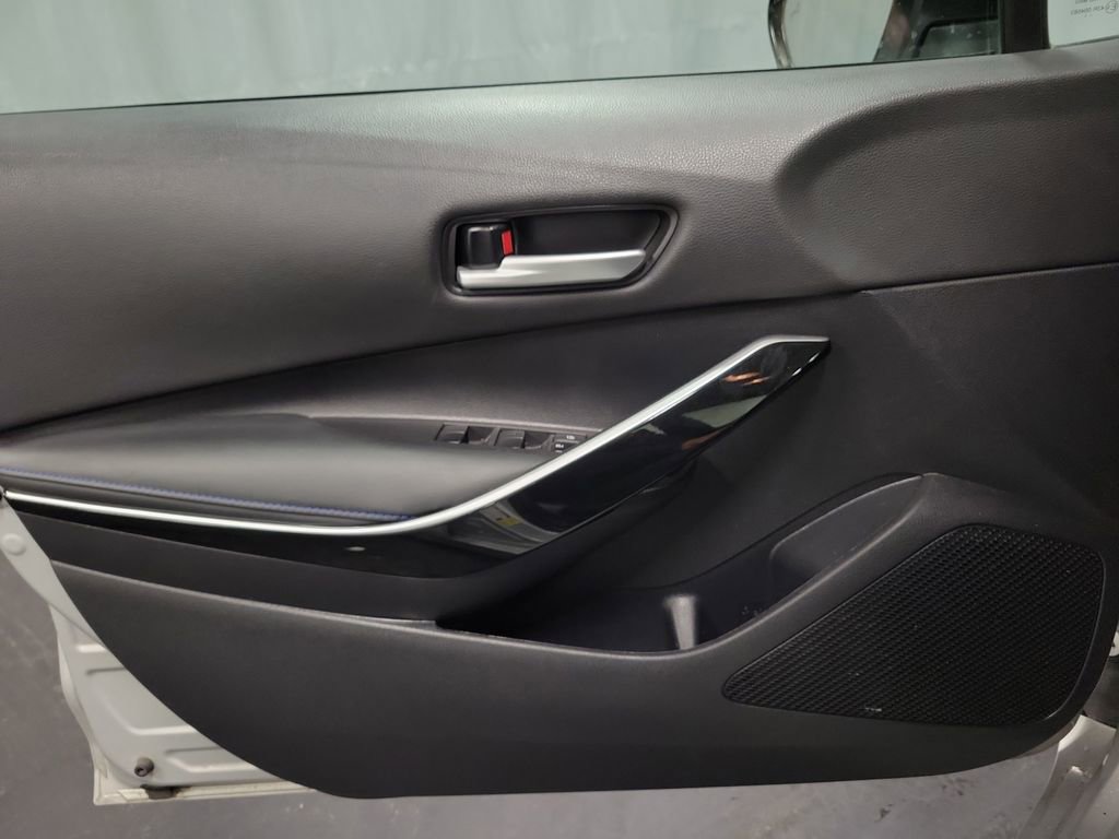 Used 2021 Toyota Corolla XSE image 23