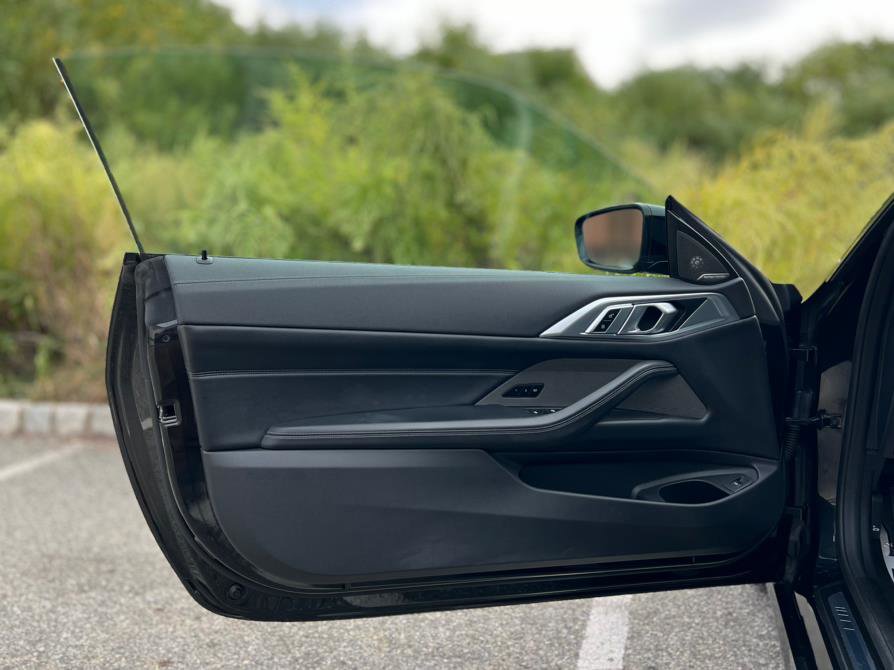 Used 2023 BMW 440i xDrive Convertible w/ Premium Package image 32