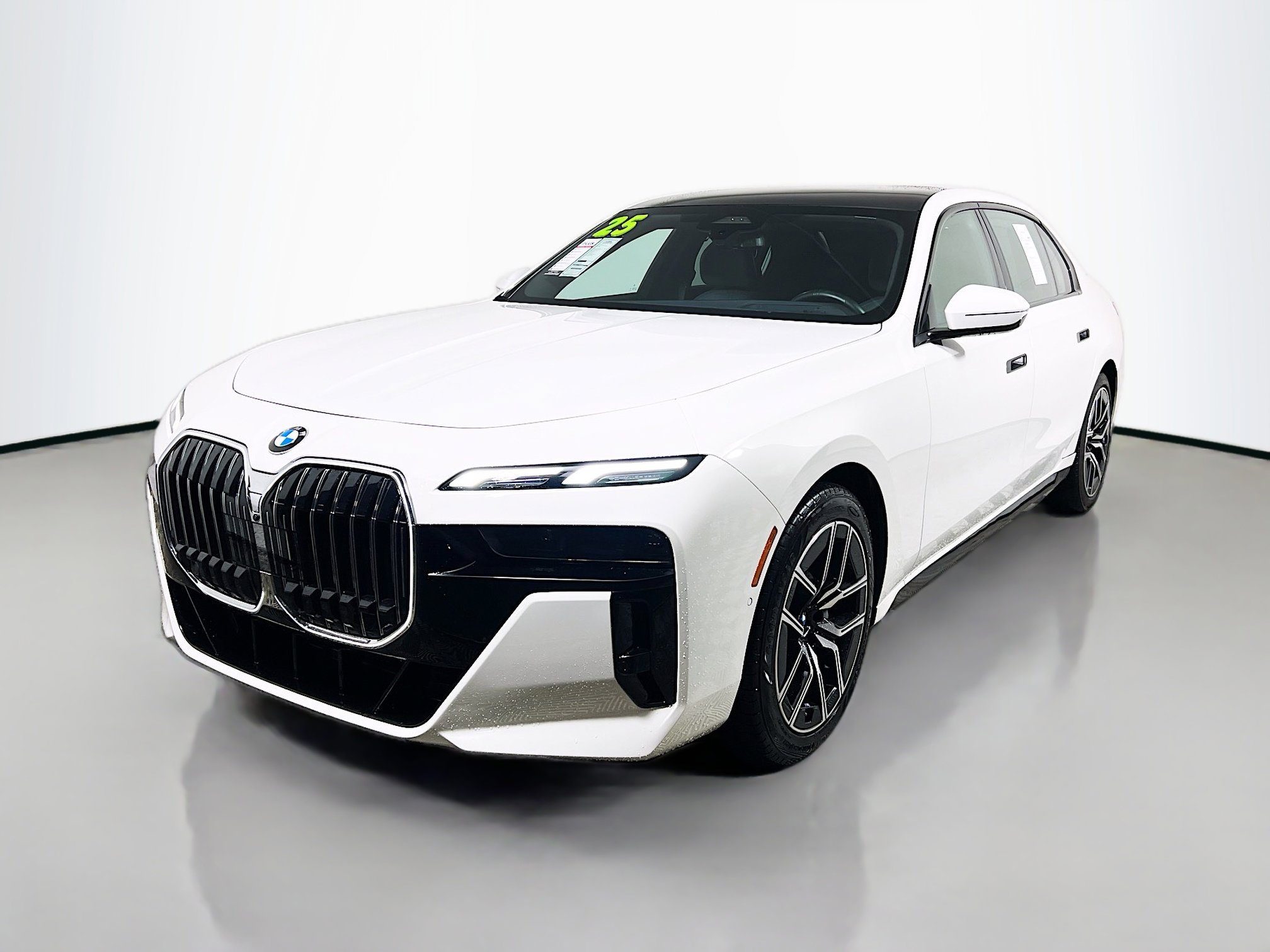 Used 2025 BMW 740i xDrive image 10