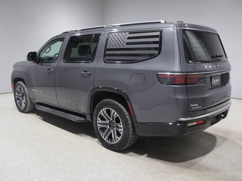 Used 2022 Jeep Wagoneer Series III AWD/4WD image 4