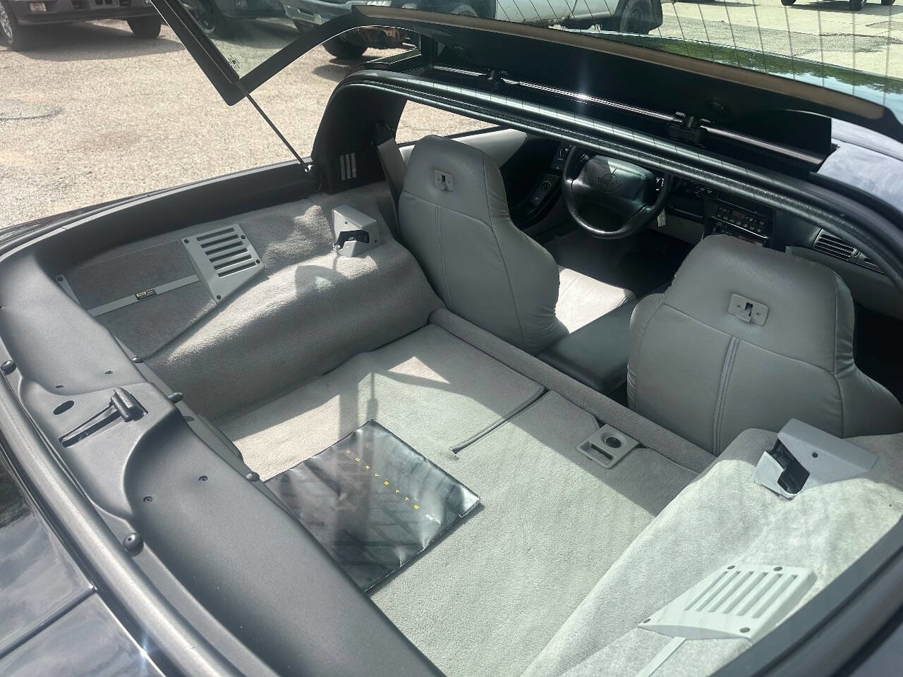 Used 1995 Chevrolet Corvette Coupe RWD image 13