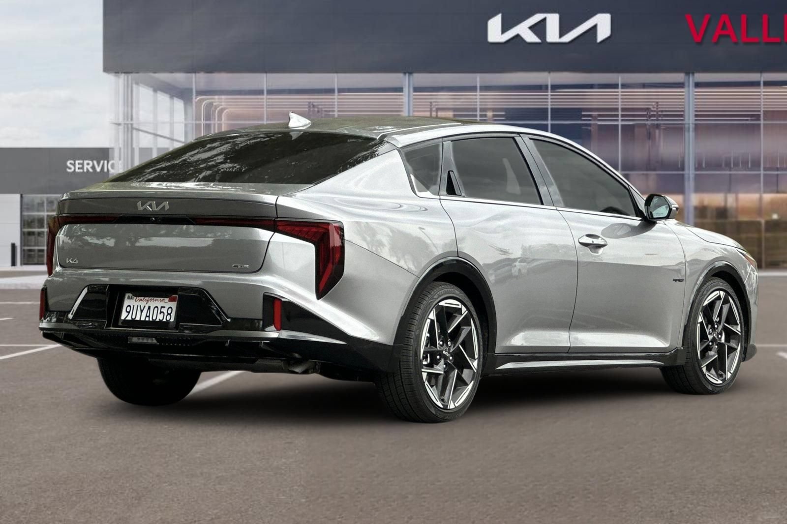 Used 2025 Kia K4 GT-Line w/ GT-Line Premium Package FWD image 4