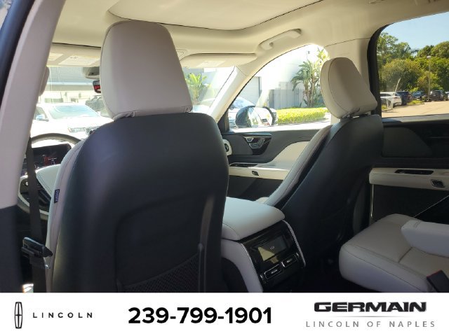 New 2026 Lincoln Aviator AWD w/ Jet Appearance Package image 21