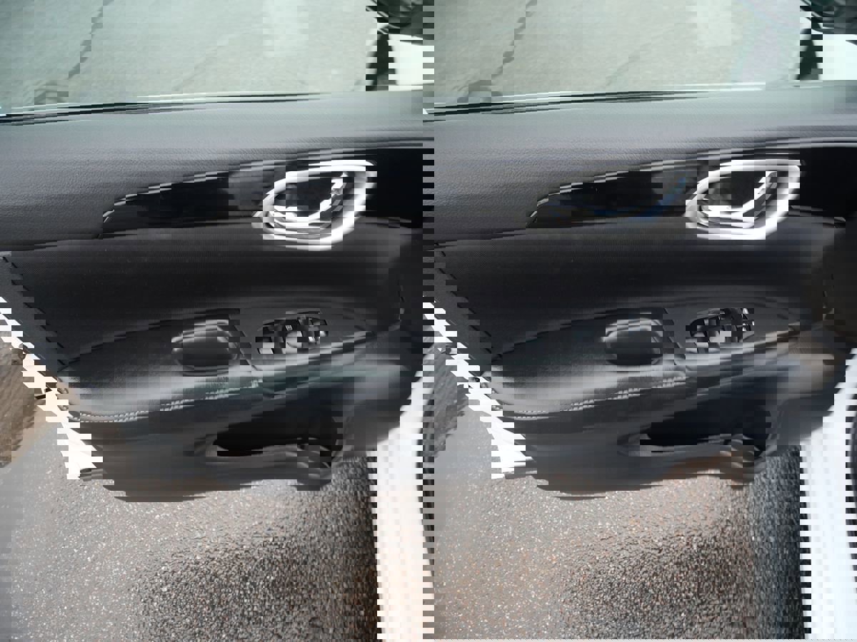 Used 2018 Nissan Sentra SV image 16