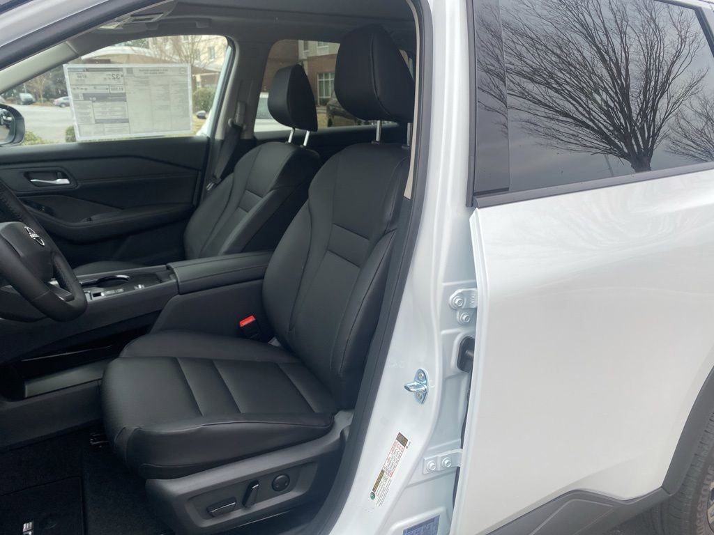 New 2026 Nissan Rogue SV image 14