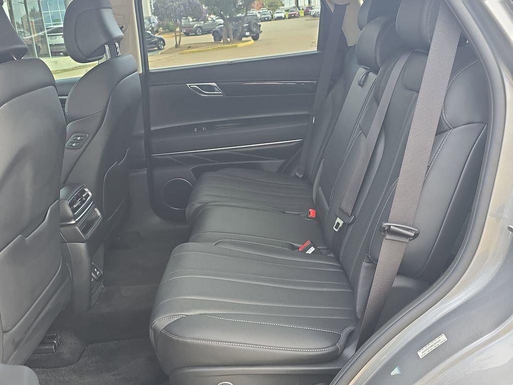 Used 2025 Genesis GV80 2.5T image 14