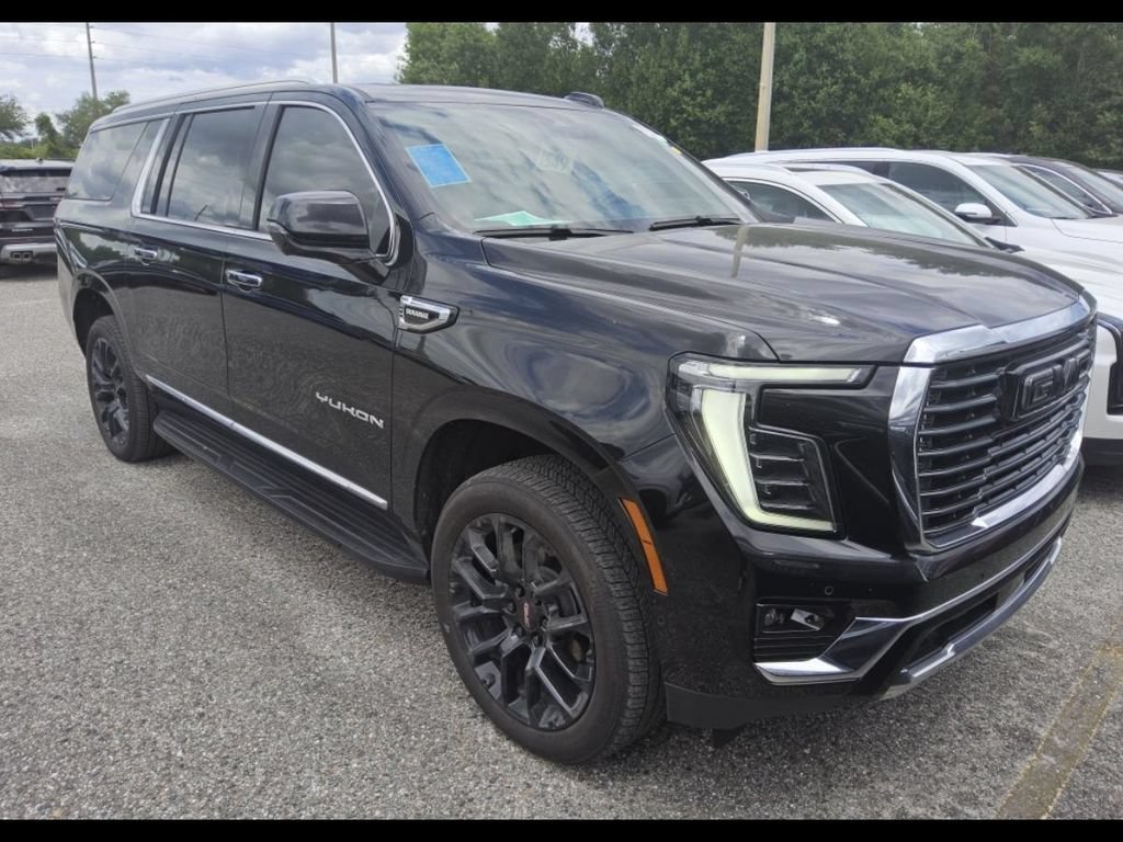 Used 2025 GMC Yukon XL Elevation w/ Elevation Premium Package RWD image 8