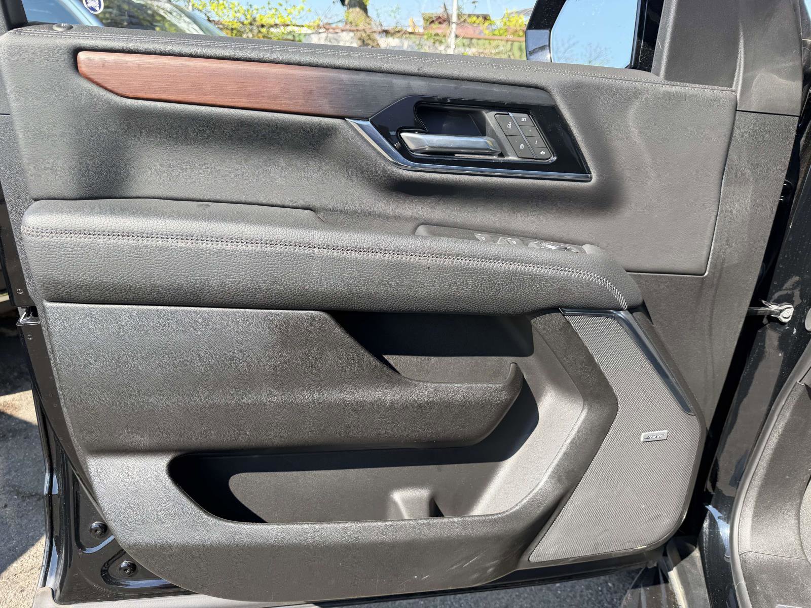 Certified 2025 GMC Yukon XL Denali AWD/4WD image 14