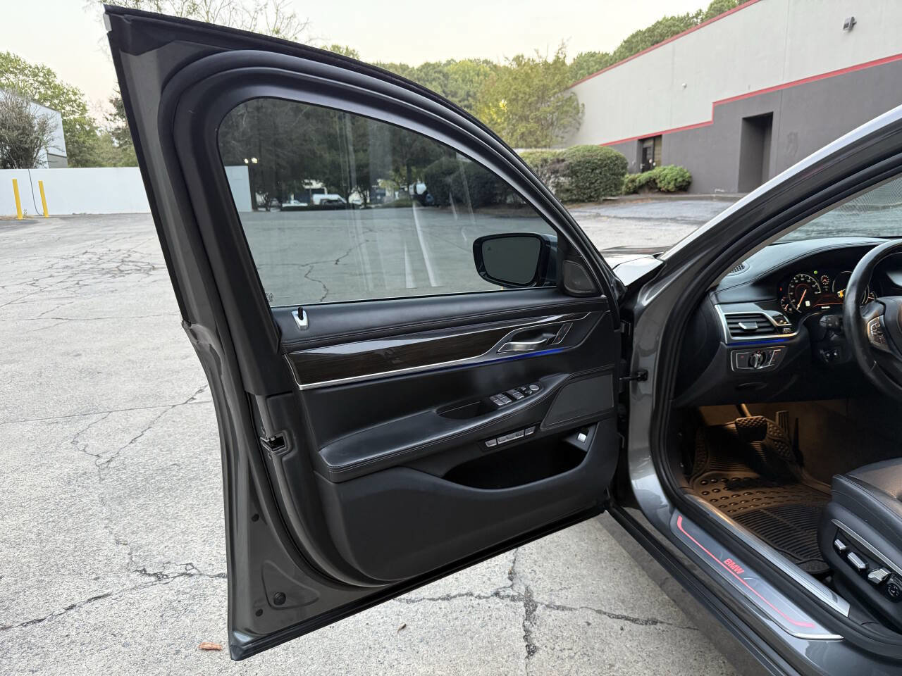 Used 2016 BMW 750i xDrive image 53