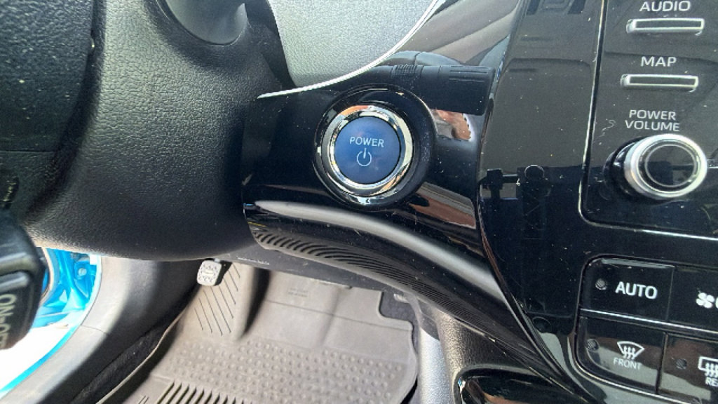 Used 2022 Toyota Prius XLE w/ Advanced Technology Package FWD image 17