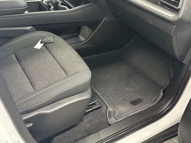 Used 2025 Chevrolet Traverse LT w/ Driver Confidence Package image 38