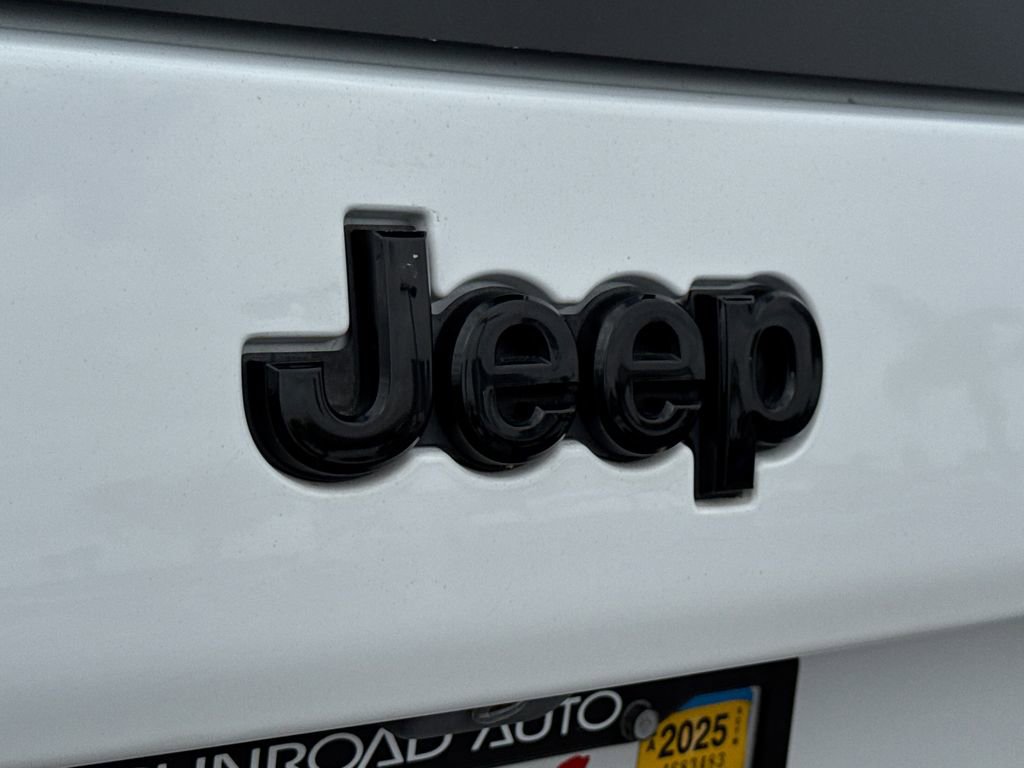 Used 2020 Jeep Cherokee Latitude Plus image 10