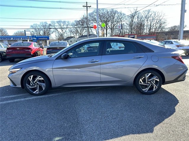 Used 2025 Hyundai Elantra Sport image 6