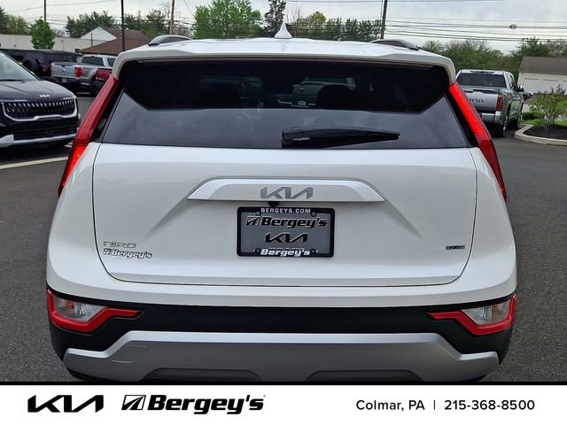 Certified 2024 Kia Niro LX FWD image 6