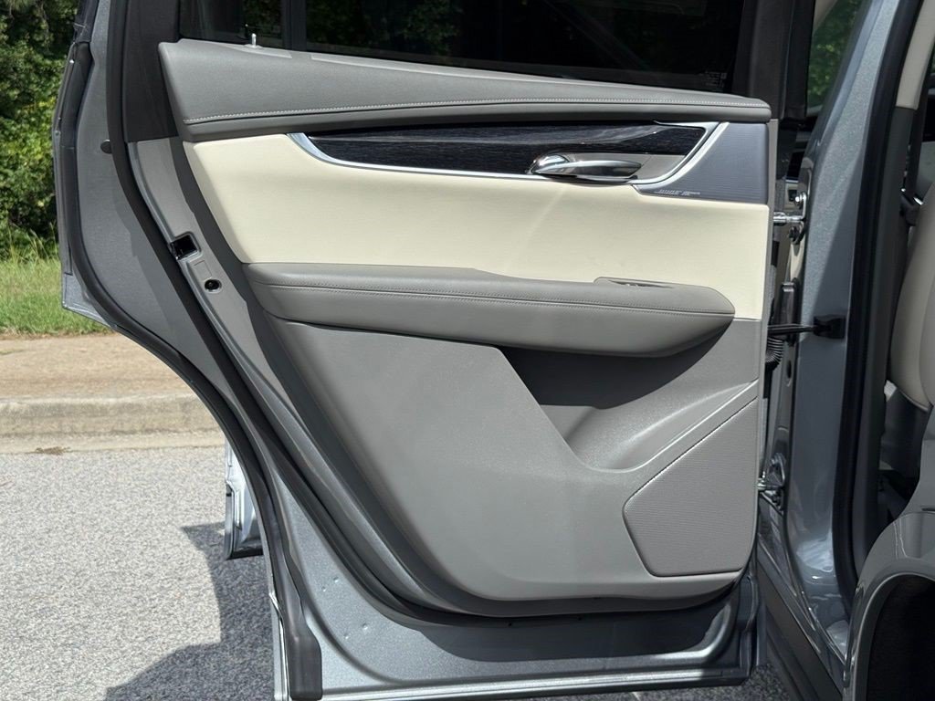 Certified 2024 Cadillac XT6 Premium Luxury w/ Technology Package FWD image 25
