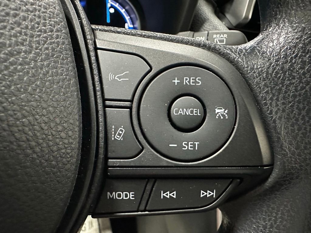 Used 2025 Toyota RAV4 XLE image 20