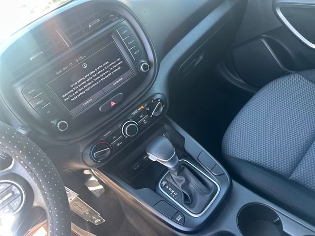 Used 2023 Kia Soul LX w/ LX Technology Package image 17