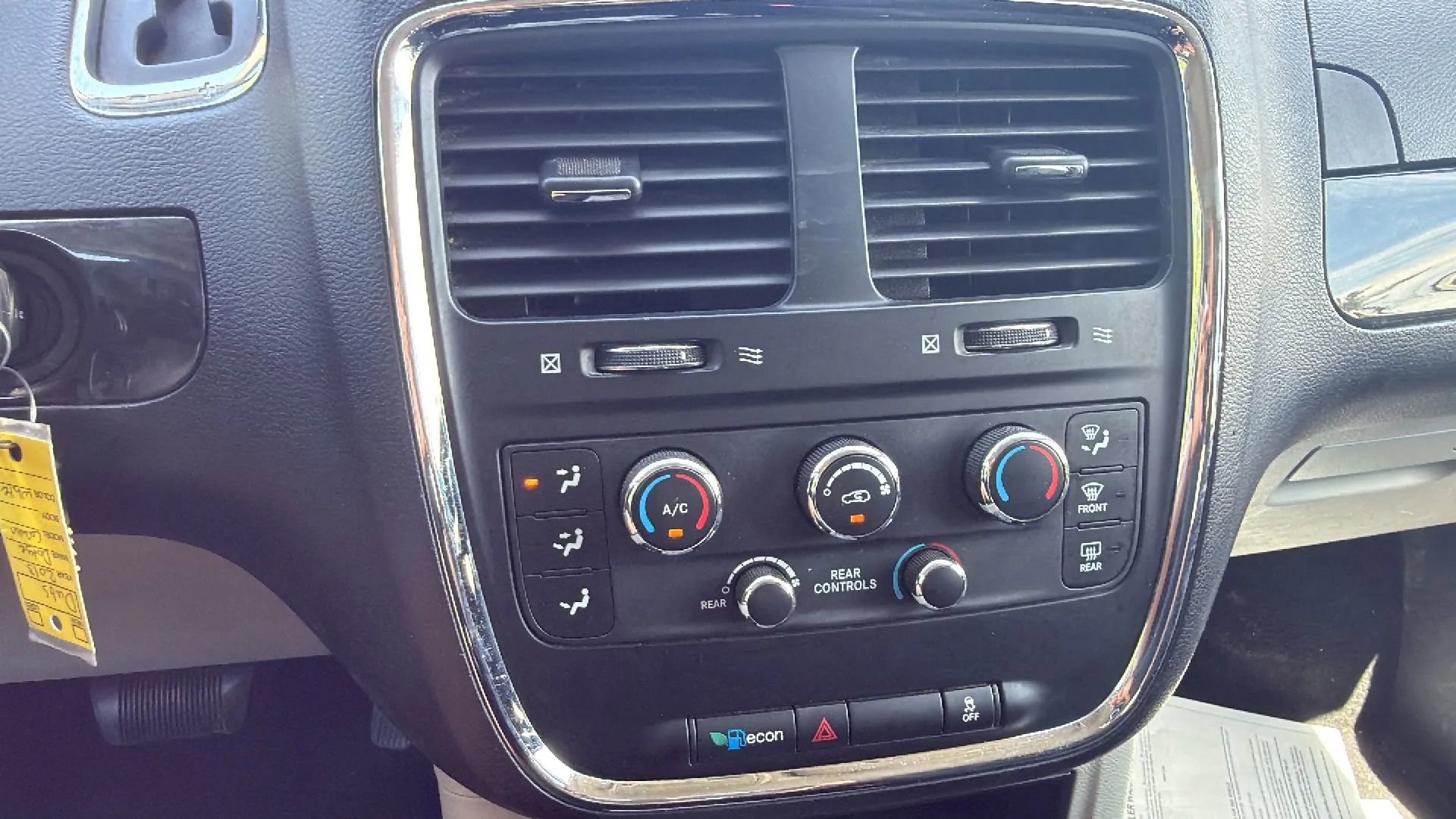 Used 2013 Dodge Grand Caravan SXT FWD image 14