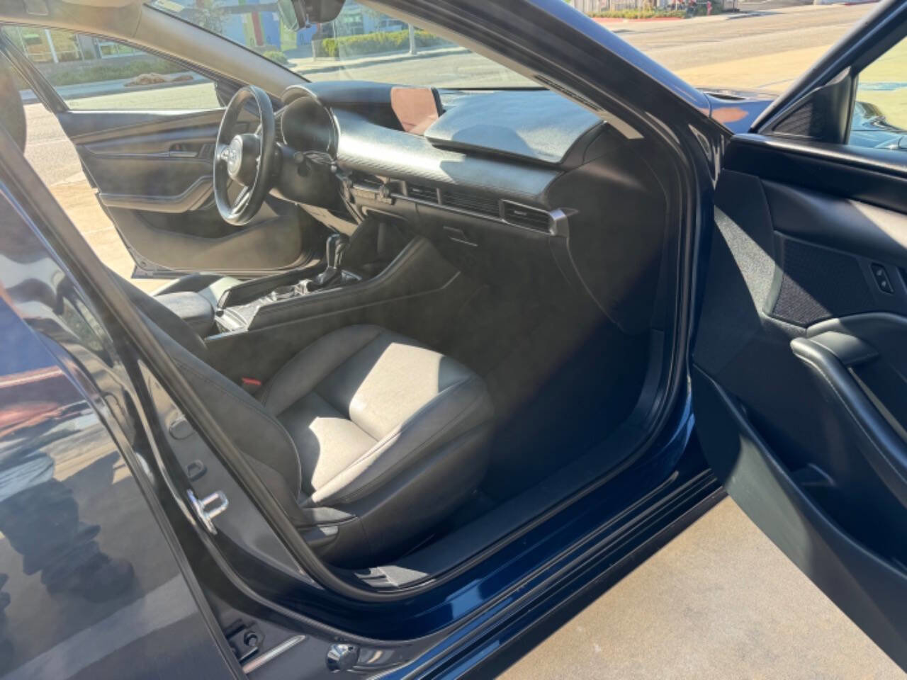 Used 2021 MAZDA MAZDA3 s FWD image 10