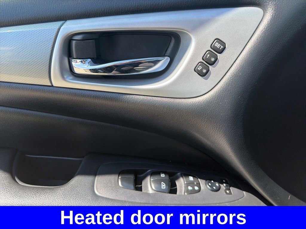 Used 2019 Nissan Pathfinder SL AWD/4WD image 16