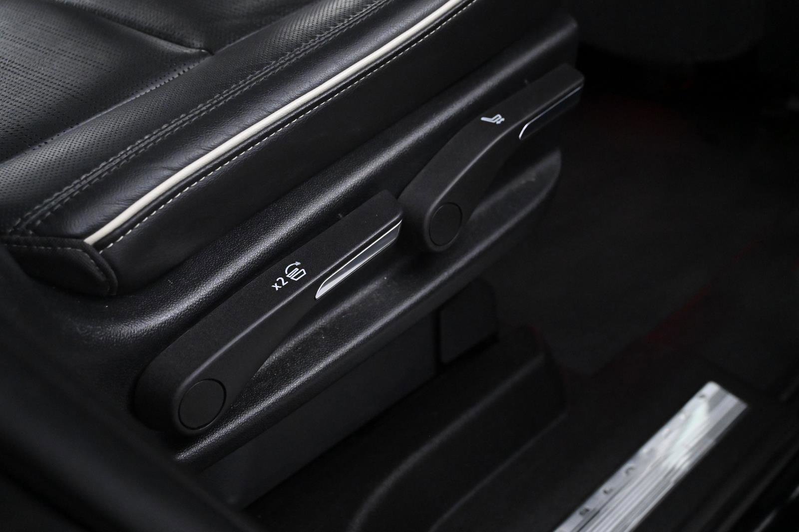 Used 2021 Cadillac Escalade Premium Luxury image 36