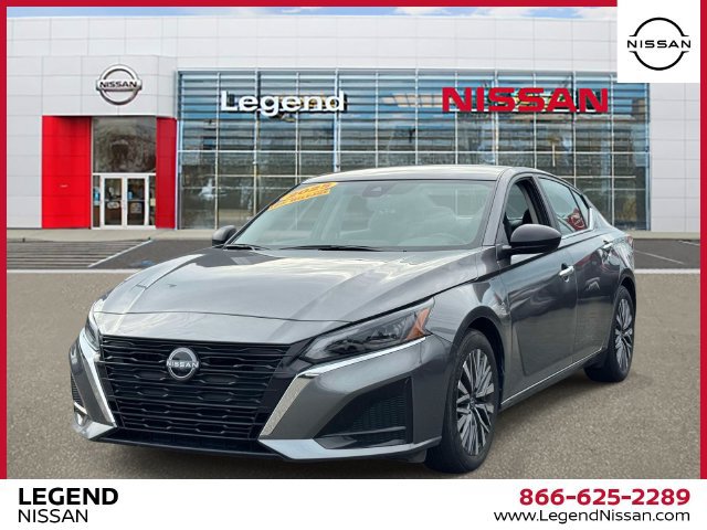Used 2025 Nissan Altima 2.5 SV FWD image 1