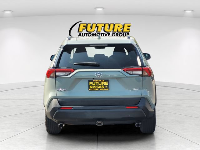 Used 2021 Toyota RAV4 XLE w/ XLE Grade Weather Package FWD image 8