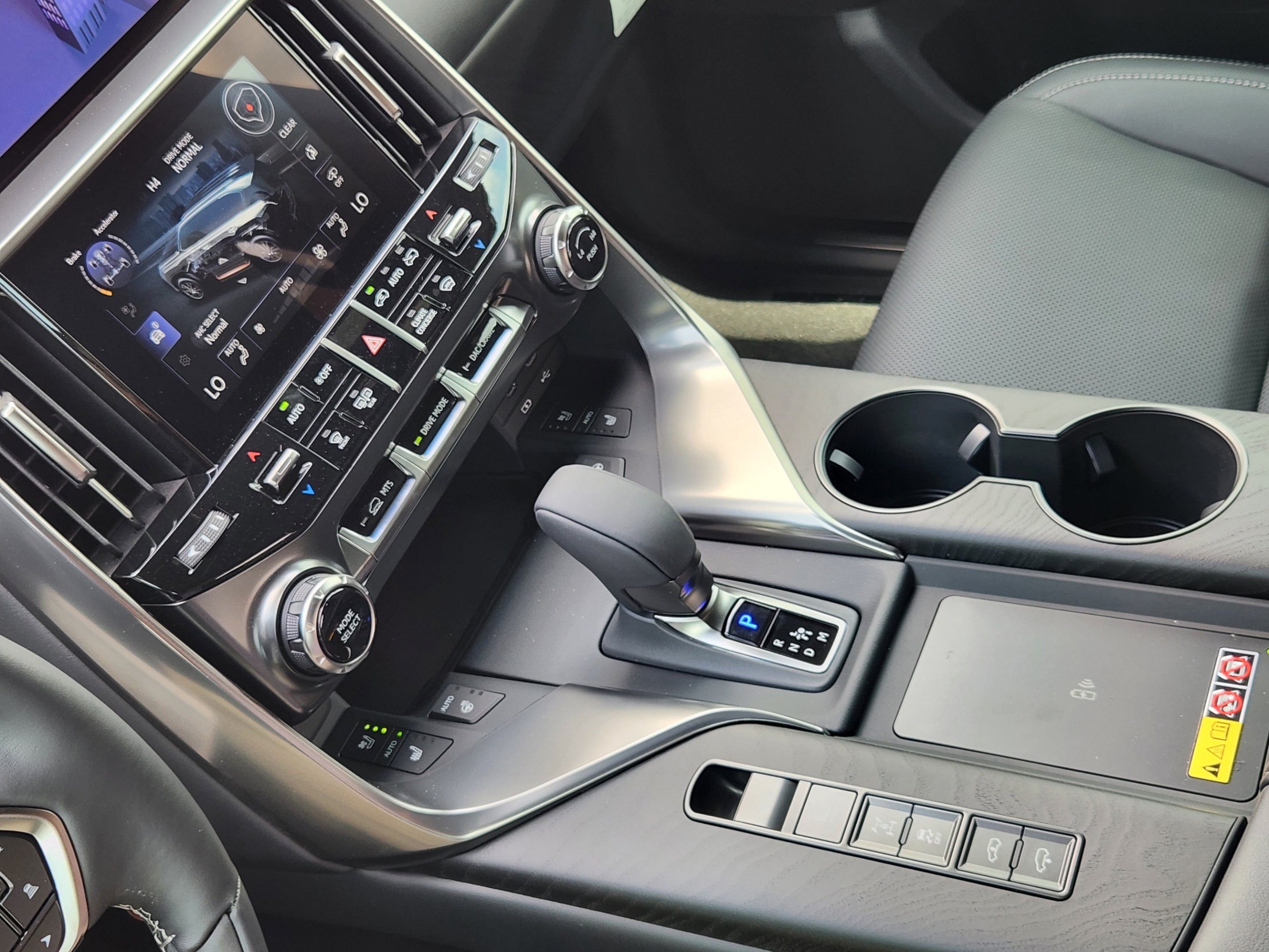 New 2026 Lexus LX 700h Luxury w/ Appearance Package AWD/4WD image 10