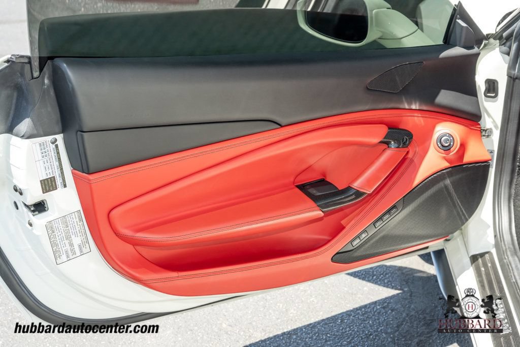 Used 2020 Ferrari F8 Tributo RWD image 16
