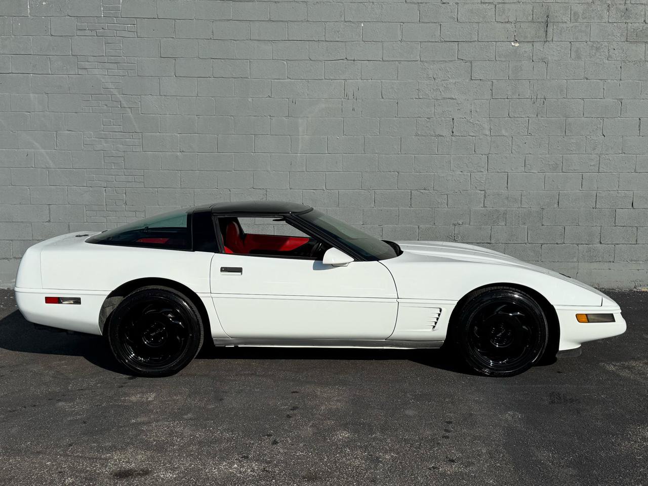 Used 1996 Chevrolet Corvette Coupe RWD image 19