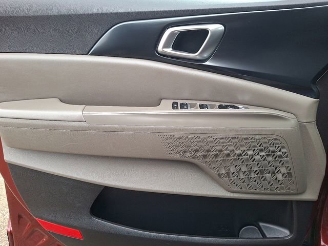 Used 2025 Kia Carnival image 16