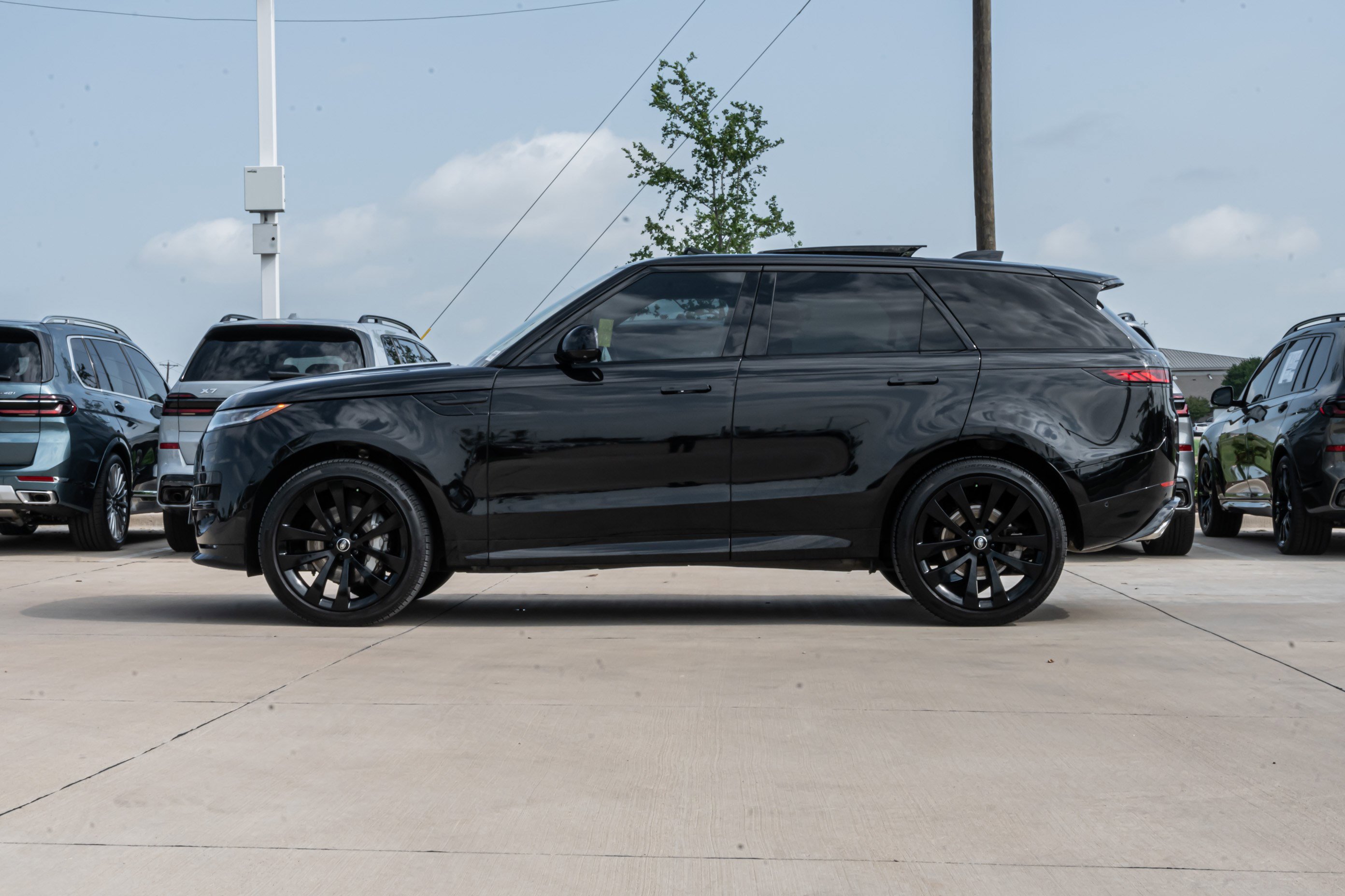 Used 2025 Land Rover Range Rover Sport Dynamic SE AWD/4WD image 6