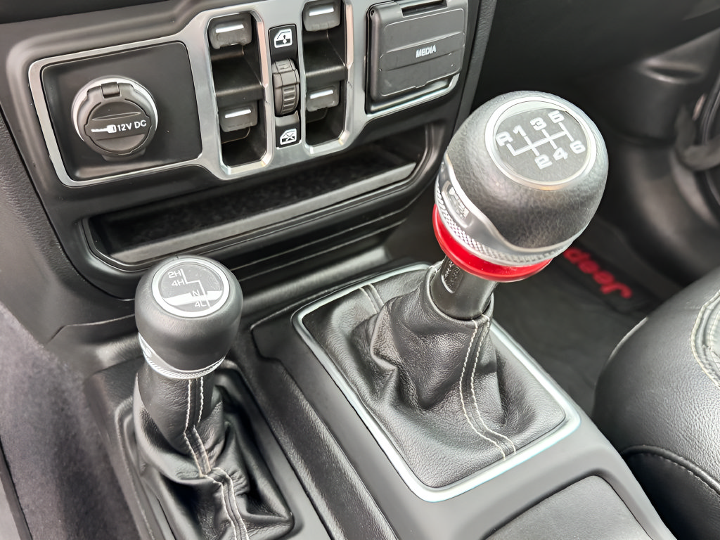 Used 2021 Jeep Gladiator Overland w/ LED Lighting Group AWD/4WD image 28