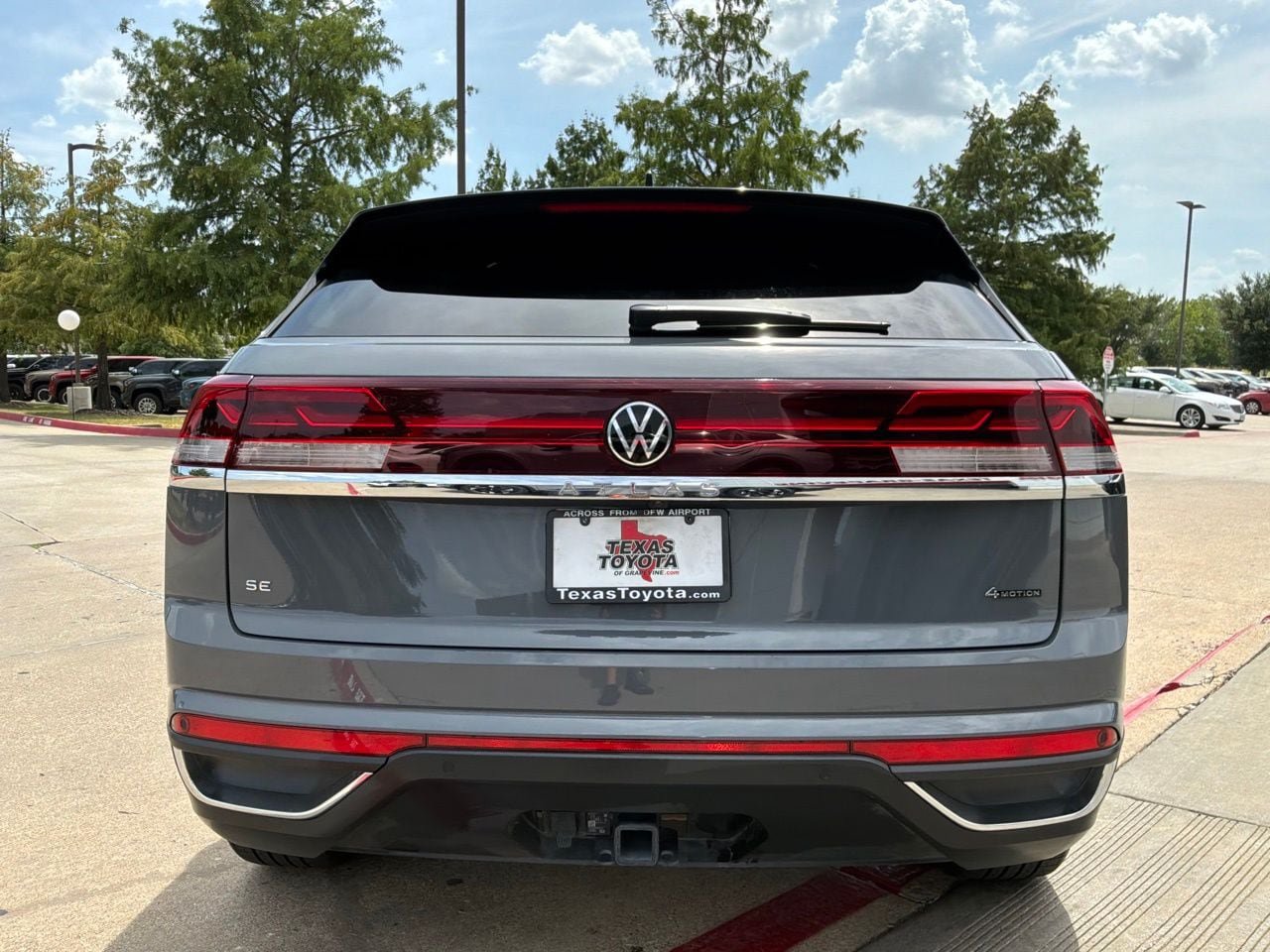 Used 2026 Volkswagen Atlas Cross Sport SE AWD/4WD image 7