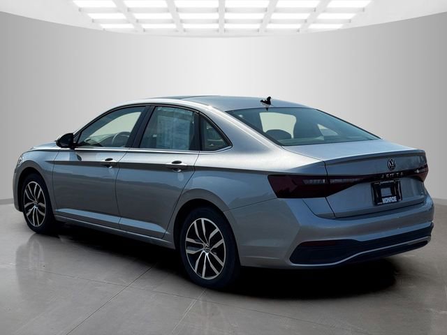 Used 2025 Volkswagen Jetta SE image 5