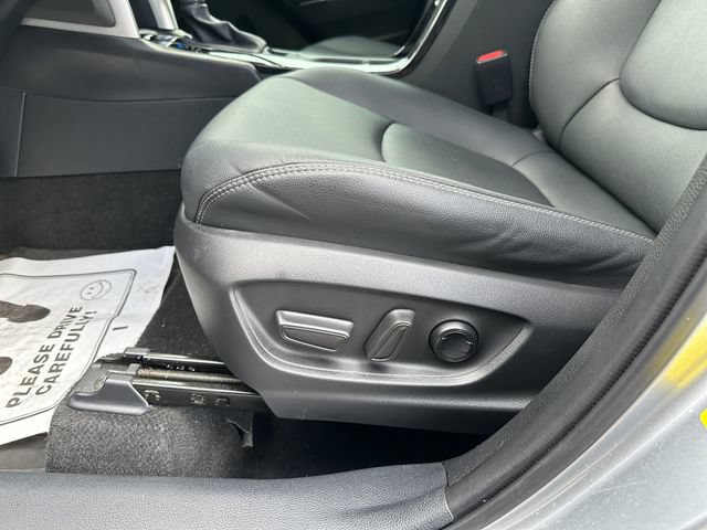 Used 2023 Toyota Corolla Cross XLE FWD image 20