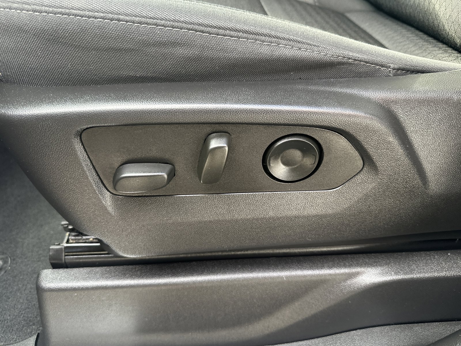 Used 2023 Chevrolet Silverado 1500 LT image 20