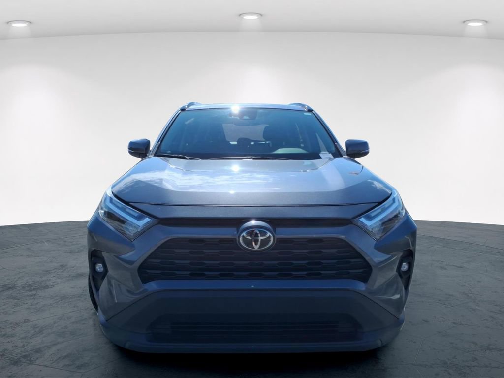 Used 2023 Toyota RAV4 XLE Premium image 4